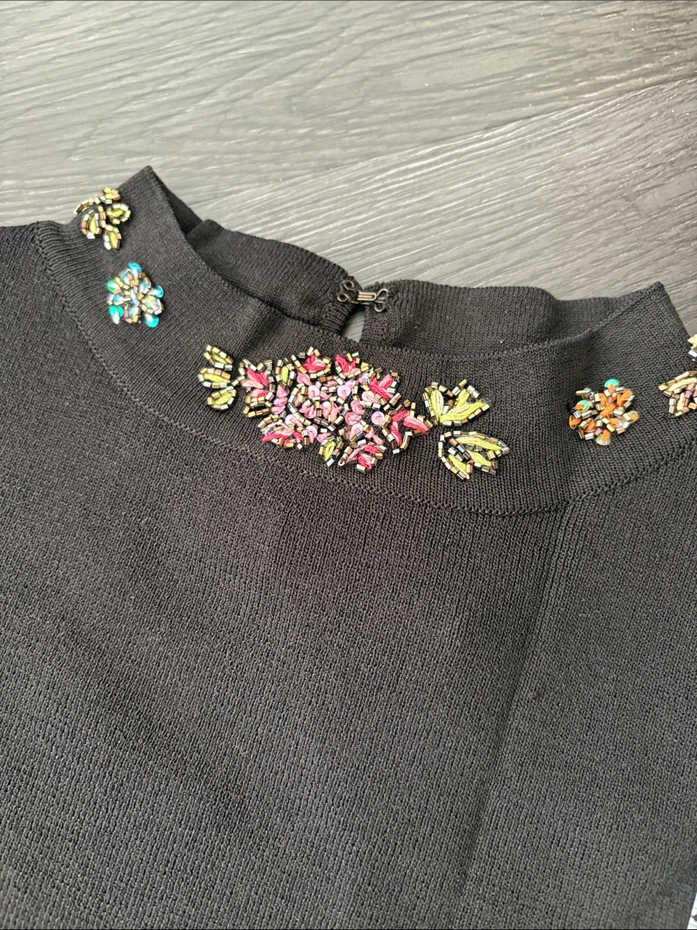 Joseph A vintage Embroidered Black Sleeveless Mock Neck Top M NWT